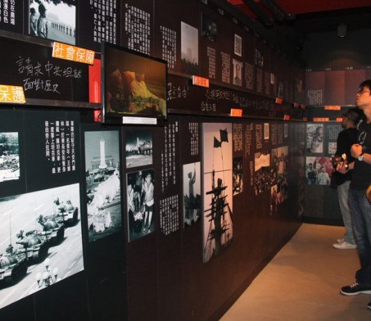 政治熱情一夕被點燃 港人至今追求民主夢