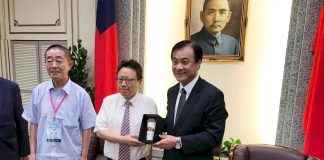 接見海外民運人士 蘇嘉全:盼華人社會與西方同步享受民主