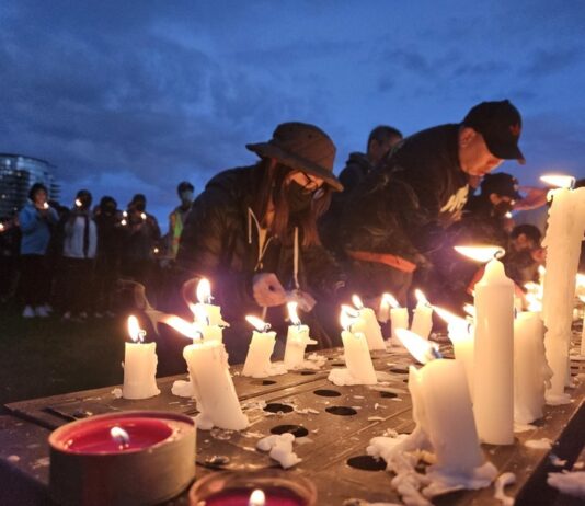 六四35週年 溫哥華燭光悼念晚會逾3000人參與