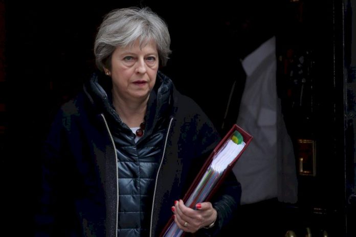 保守黨脫歐領袖呼籲對梅伊發動不信任投票