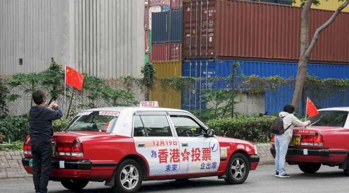 港媒:香港建制派坦言政治鬥爭過火將影響獨特性