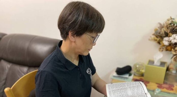 悼念六四被捕後七一仍走上街頭 港人拒絕遺忘