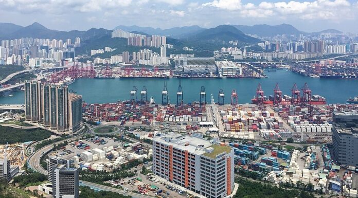 「攬炒」策略大成功 香港成國際轉運港遺址 台指超越港股