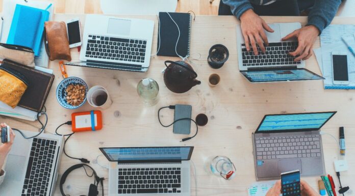 從港到台的工作文化漫遊