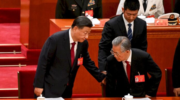 中共二十大/中共二十大閉幕會議 胡錦濤中途離席