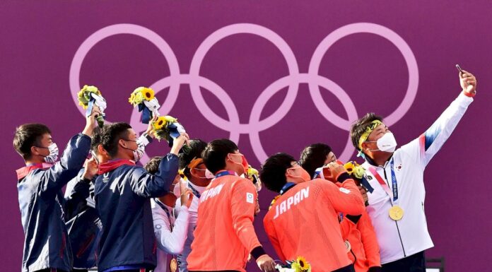 台日韓射箭男團奪牌選手自拍照 網友喊讚