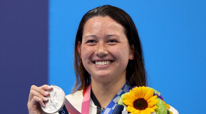 港何詩蓓東奧再創佳績 奪女子百公尺自由式銀牌