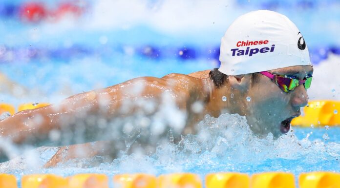 預賽游出52秒44 王冠閎100公尺蝶式無緣16強