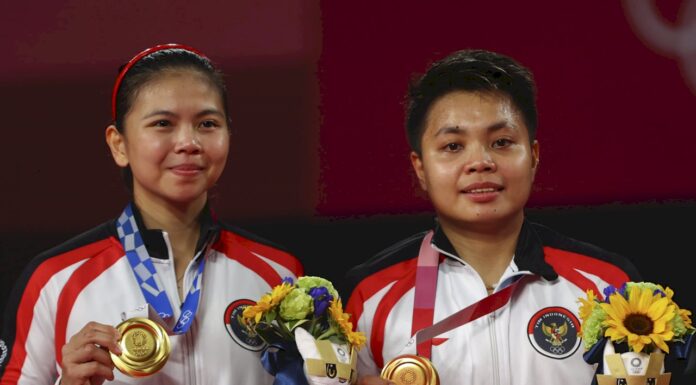 印尼羽球女雙擊退中國勇奪金牌 創歷史紀錄