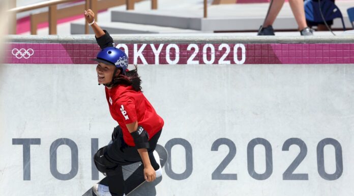 東京奧運女子滑板公園賽 日本選手穿金戴銀
