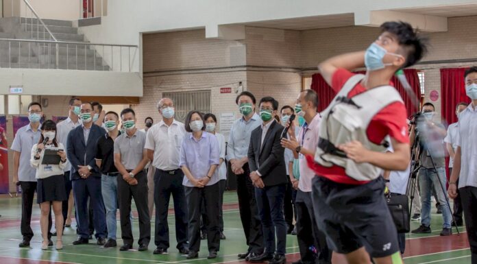 總統:評估打造青少年羽球訓練中心 給選手更好訓練與照顧